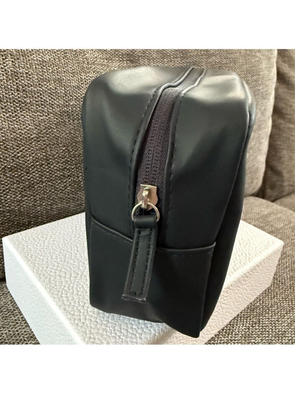 Prada Beauty Men’s Travel Pouch Toiletry Bag Navy Blue Authentic New - Picture 8 of 12